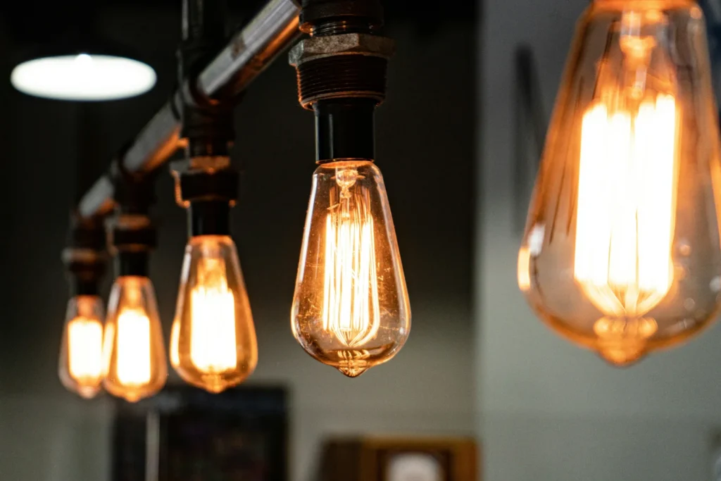 Dekorative Edison-LED-Leuchtmittel mit warmweißem Licht – Elektrotechnik -Level Up